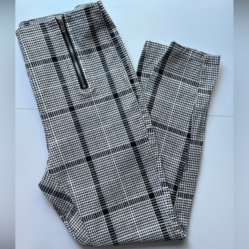 Almost Famous GUC Women's pants Size Large